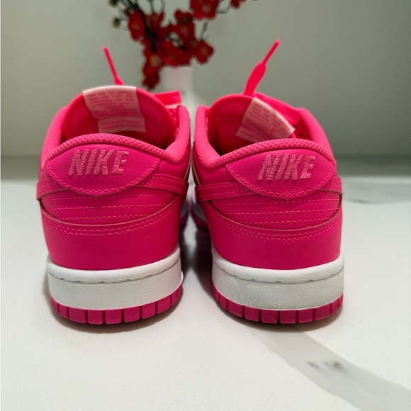 Nike Dunk Low, Hyper Pink - 9.5W - Picture 2 of 6